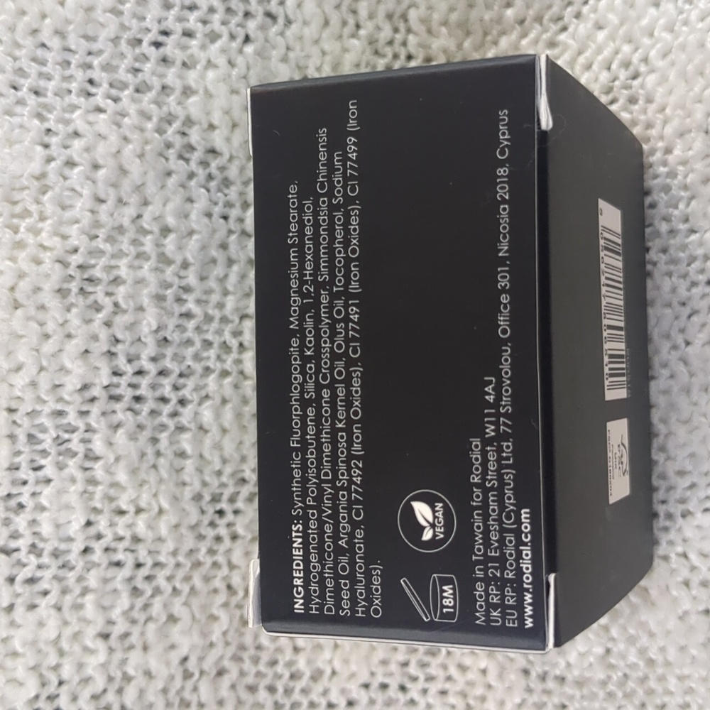 Rodial Glass Powder, 8g/0.28oz - Picture 7 of 10